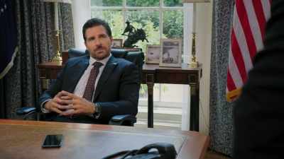 HUNTER: ALL RIGHT.
I'M TRUSTING YOU. - Tyler Perry's The Oval
