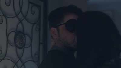 [Hunter groaning] - A Model Kidnapping