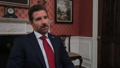 HUNTER: IS SOMETHING
FUNNY, DEAR? - Tyler Perry's The Oval