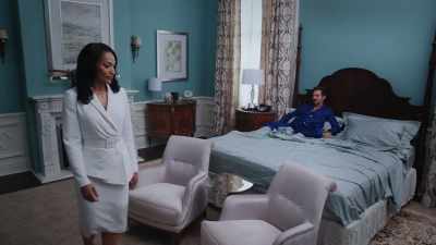 HUNTER: OW!
GOD, YOU ARE WICKED. - Tyler Perry's The Oval