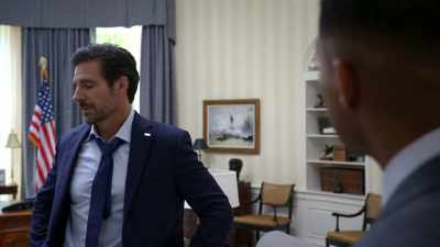 [Hunter sighs] - Tyler Perry's The Oval