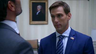 [Hunter sighs]
This nightmare never ends. - Tyler Perry's The Oval