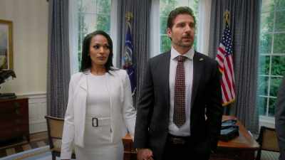 HUNTER: WELL, DO YOU ALL
FEEL THAT WAY? - Tyler Perry's The Oval