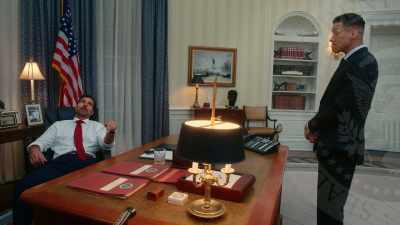 HUNTER: YEAH.
DENISE, HERE, NOW. - Tyler Perry's The Oval