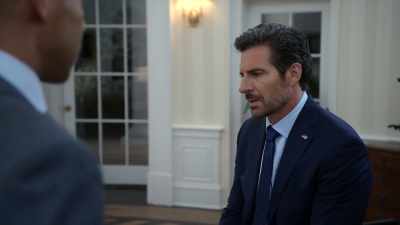 Hunter: Yeah. Yeah.
She didn't kill her. - Tyler Perry's The Oval