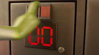 - Hup!
- [dinging] - Alien TV