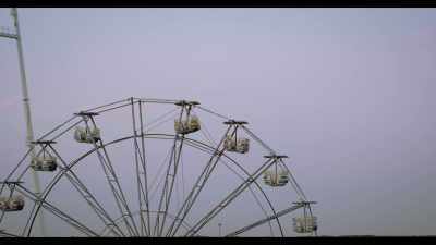 Hurricane Katrina left
Six Flags New Orleans destroyed. - Closed for Storm