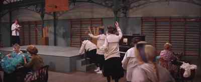 Hurry along, ladies. - The Music Man