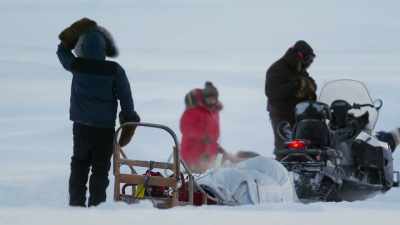 Hurry, babe, please! - Life Below Zero: First Alaskans