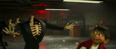 Hurry! Come on! Ladies and gentlemen... the one... the only... Ernesto de la Cruz! - Coco