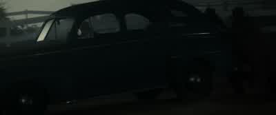 Hurry, get in! - Gangster Squad