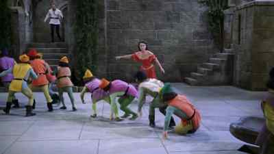 Hurry, help the Fox. - The Court Jester
