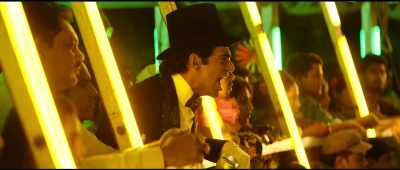 Hurry up Bharat... pull it out. - Bharat