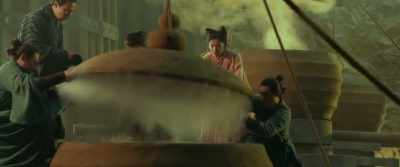 - Hurry up! - Quickly, lift him out. - Jade Dynasty