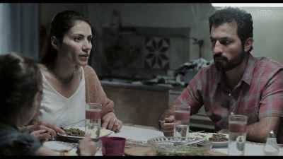Husband, can you tell your father
to respect my work? - Zagros
