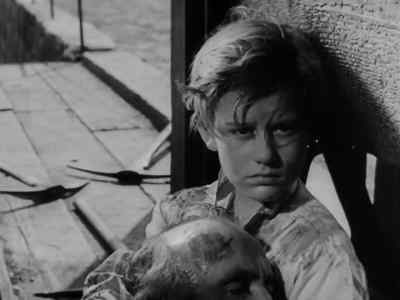 HUW: Men like my
father cannot die. - Directed by John Ford