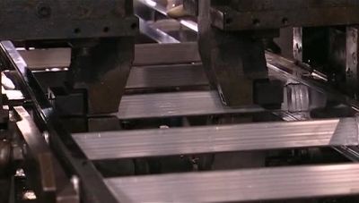 HYDRAULIC ARMS REACH
FROM ABOVE AND BELOW - How It's Made