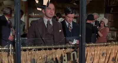 - Hymie Weiss, huh?
- Who else? - Capone
