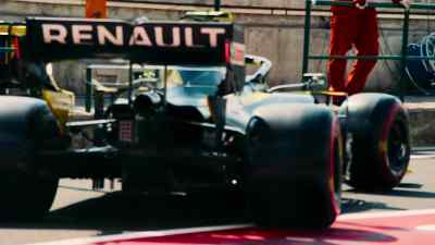 A lot of support here for Renault. - Formula 1: Drive to Survive