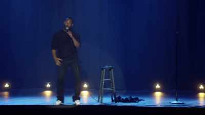 I-aș zice: "Negrule, îmi întorci spatele?" - Marlon Wayans: God Loves Me