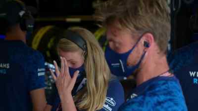 -I actually feel sick.
-Yeah, I feel sick as well! - Formula 1: Drive to Survive