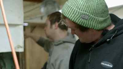 After a legendary
four-diver day, - Bering Sea Gold
