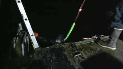 After seven hours
under the water, - Bering Sea Gold