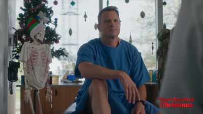 - I agree to do an MRI
on my knee, - My Christmas Hero