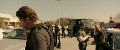 I ain't cuffing up. - Den of Thieves