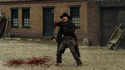 I ain't dead yet - The Last Sharknado: It's About Time