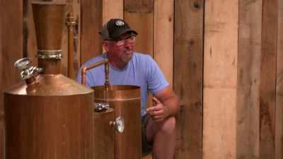 I ain't never seen
one this size - Moonshiners: Master Distiller