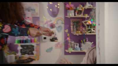 -I already told you I have to study.
-Okay. Poo-poo. - Lunatics