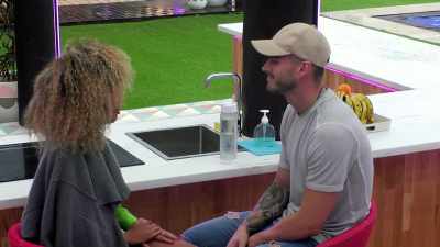 >> I ALSO FELT LIKE WHATEVER ON
OUR FIRST DATED, TO BE HONEST. - Love Island