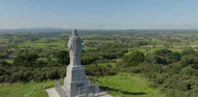 I always think that the border
is not between north and south, - Quintessentially Irish