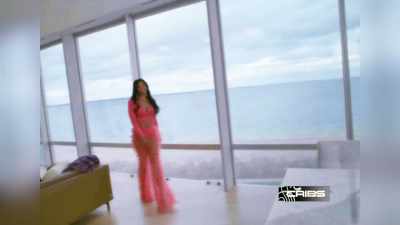 I always wanted to
live on a cliff, - Girls5eva