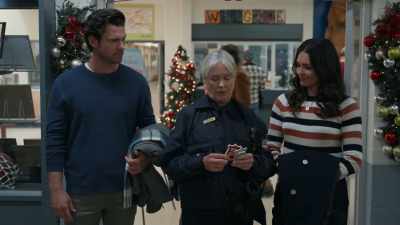 I am deputizing you
both as peace officers. - A Reason for the Season