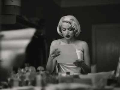 I am your father, Norma Jeane. - Blonde