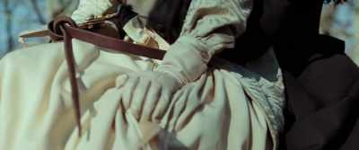 -I am holding you. Okay?
-Okay. - Corsage
