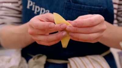 I am making a crab and langoustine
wonton. - Britain's Best Home Cook