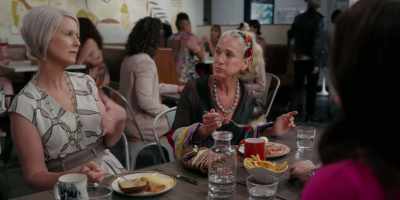 - I am no longer paying for lunch.
- Come on. - And Just Like That…