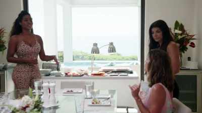 I am not gonna let that B-- - The Real Housewives Ultimate Girls Trip