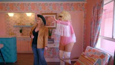 I am obsessed with this, like,
teal on sunset sand colours. - Trixie Motel