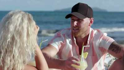 >> I AM SO ATTRACTED TO YOU. - Love Island