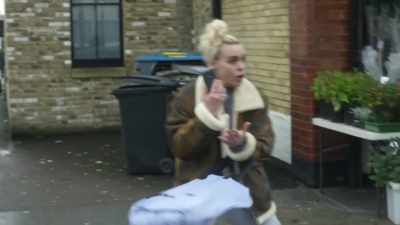 I am so... Just go! Go! - I Hate Suzie