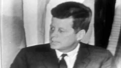 I am the man who accompanied
Jacqueline Kennedy to Paris. - JFK: What The Doctors Saw
