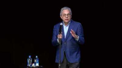 I am tired of
political commentators - Lewis Black: Thanks for Risking Your Life