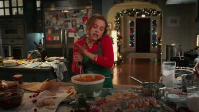 I am trying to cook - Zoey's Extraordinary Christmas