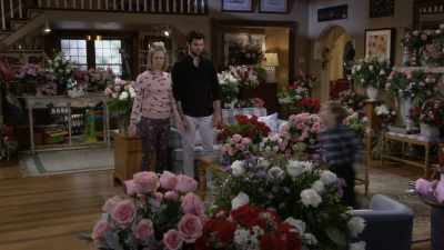 I ate 999 M&Ms and one Skittle. - Fuller House