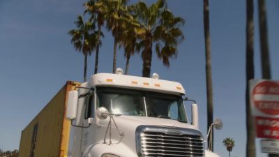 Attention, all L.A. drivers. - 9-1-1