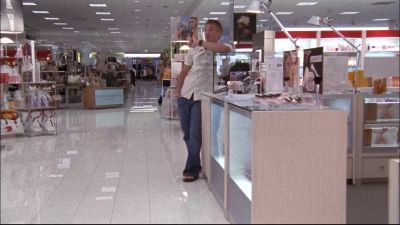 Attention, shoppers. We are now closed. - One Tree Hill